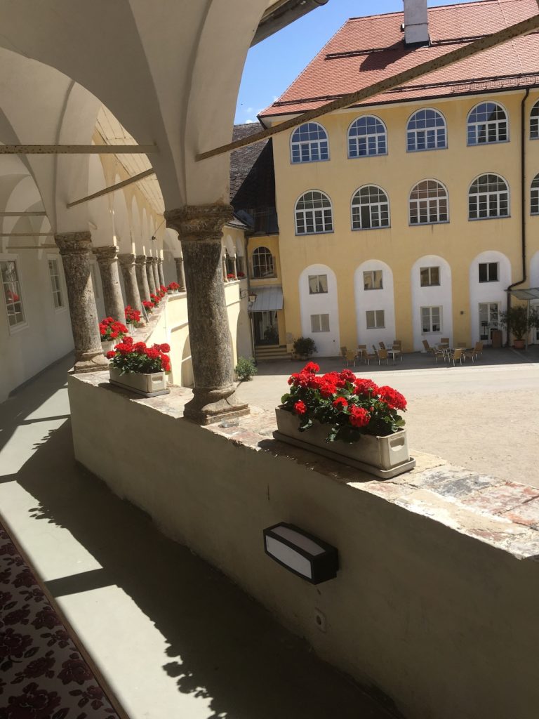 Bild Stift Sankt Georgen Innenhof